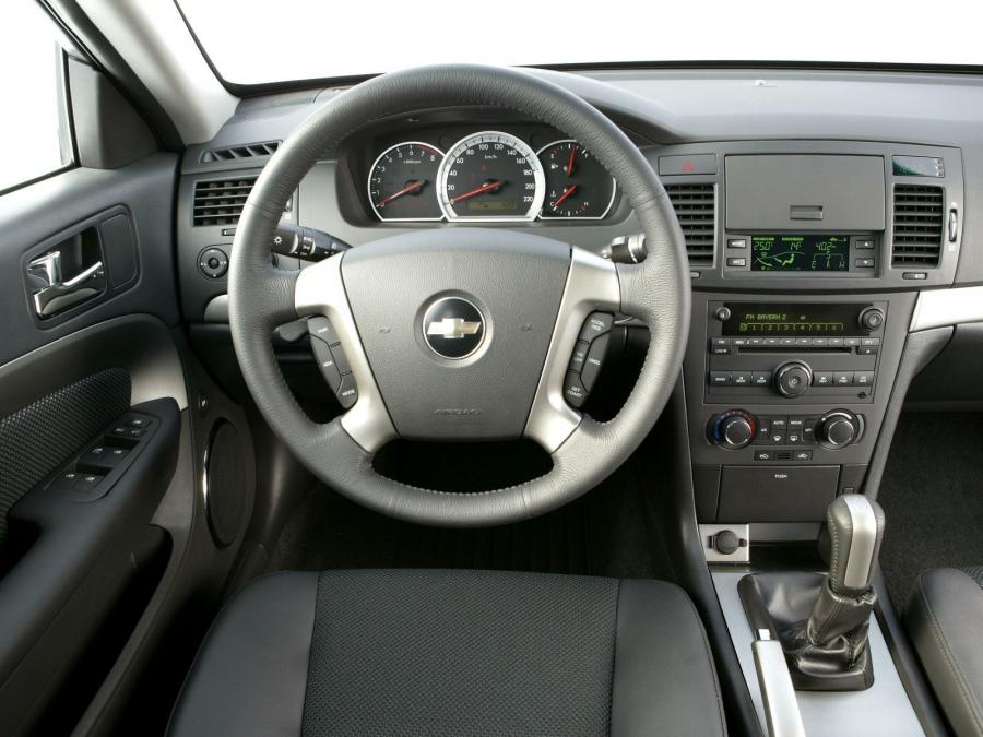  Chevrolet Epica LT 2006 года  (фото 2 из 13)